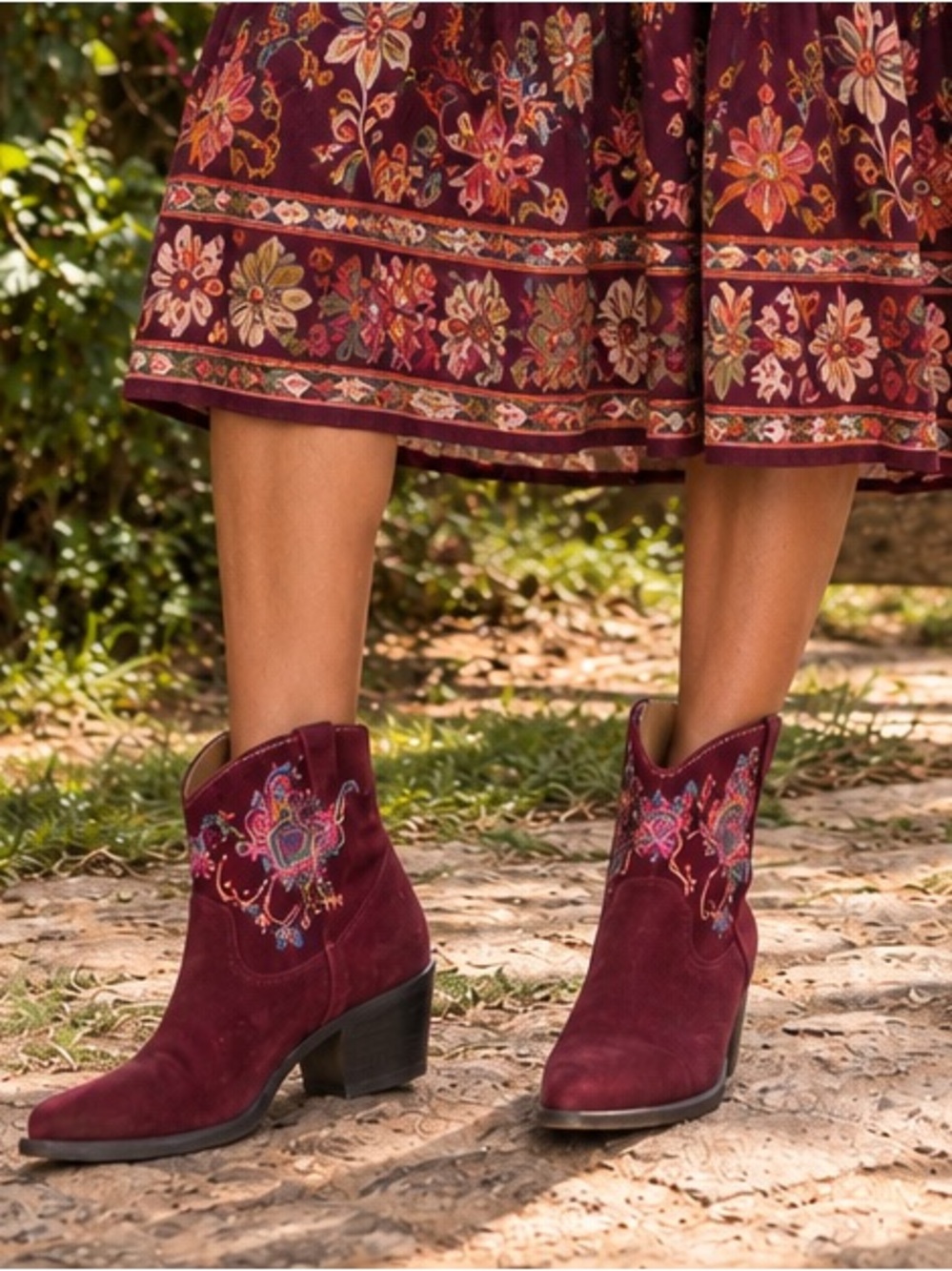 NEW FARM Rio Marsala Boho Western Boots Vegan Suede Floral Embroidery Size 9.5